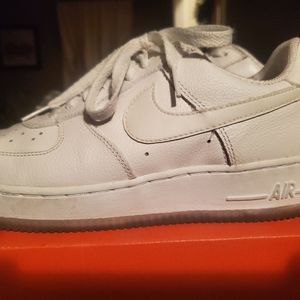 Womens Air Force 1's